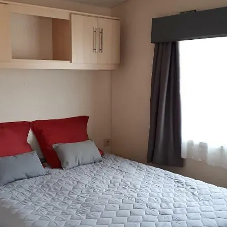 Prázdninový areál Mobil Grand Luxe 6/8 Pers Camping **** *